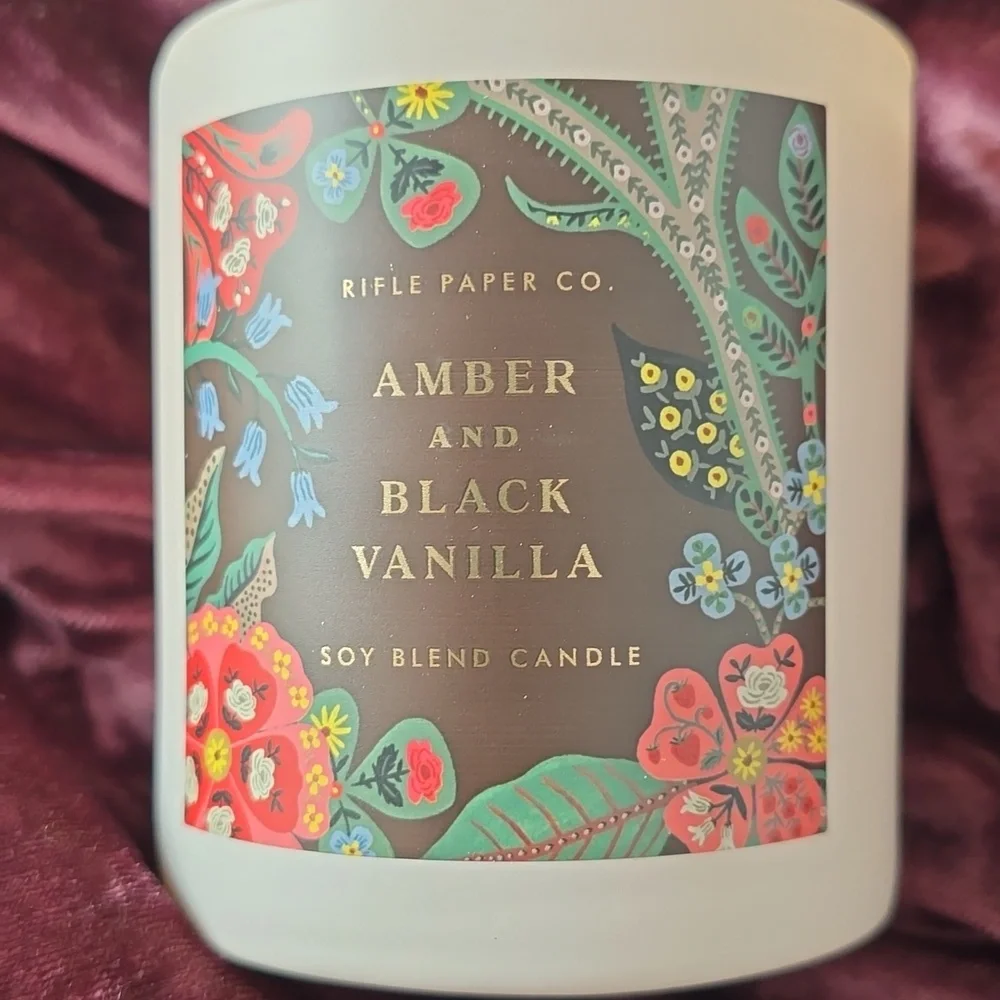 ❤️BUY 5 GET 3 FREE Gracie Amber and Black Vanilla 9.5 oz Glass Soy Candle